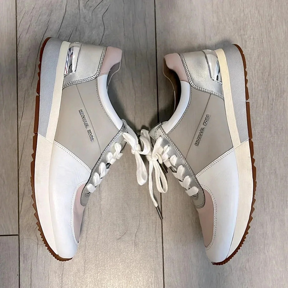 HOST PICK 🌸NWOT MICHAEL KORS Taupe Pink Silver Leather Sneaker Shoe, Size 9 - Picture 7 of 13